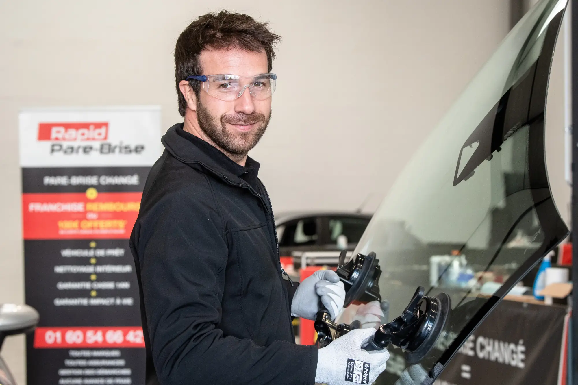 Remplacement de pare-brise : Une intervention rapide et de qualité